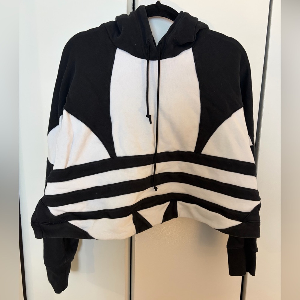 Cropped Boxy Adidas Black and White Hoodie
